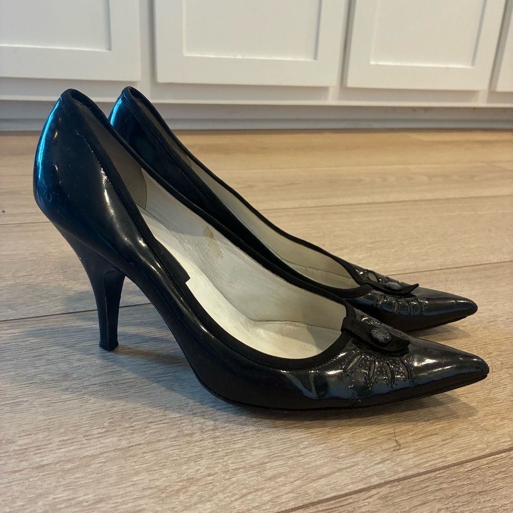 Marc Jacobs Patent Leather Pointed Toe Kitten Heel Pump Made in Italy Size 8.5